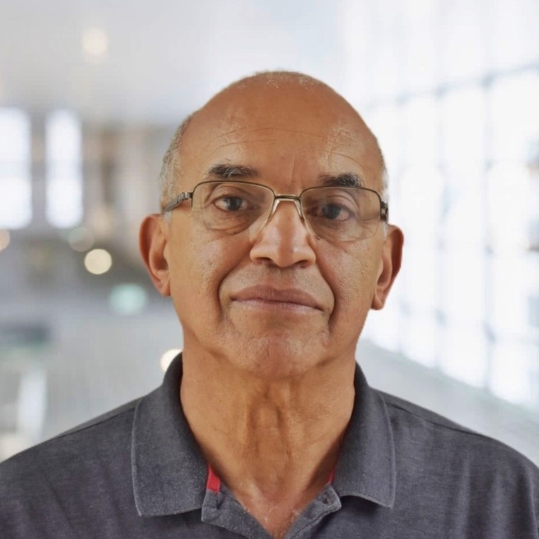 CARLOS PEREIRA